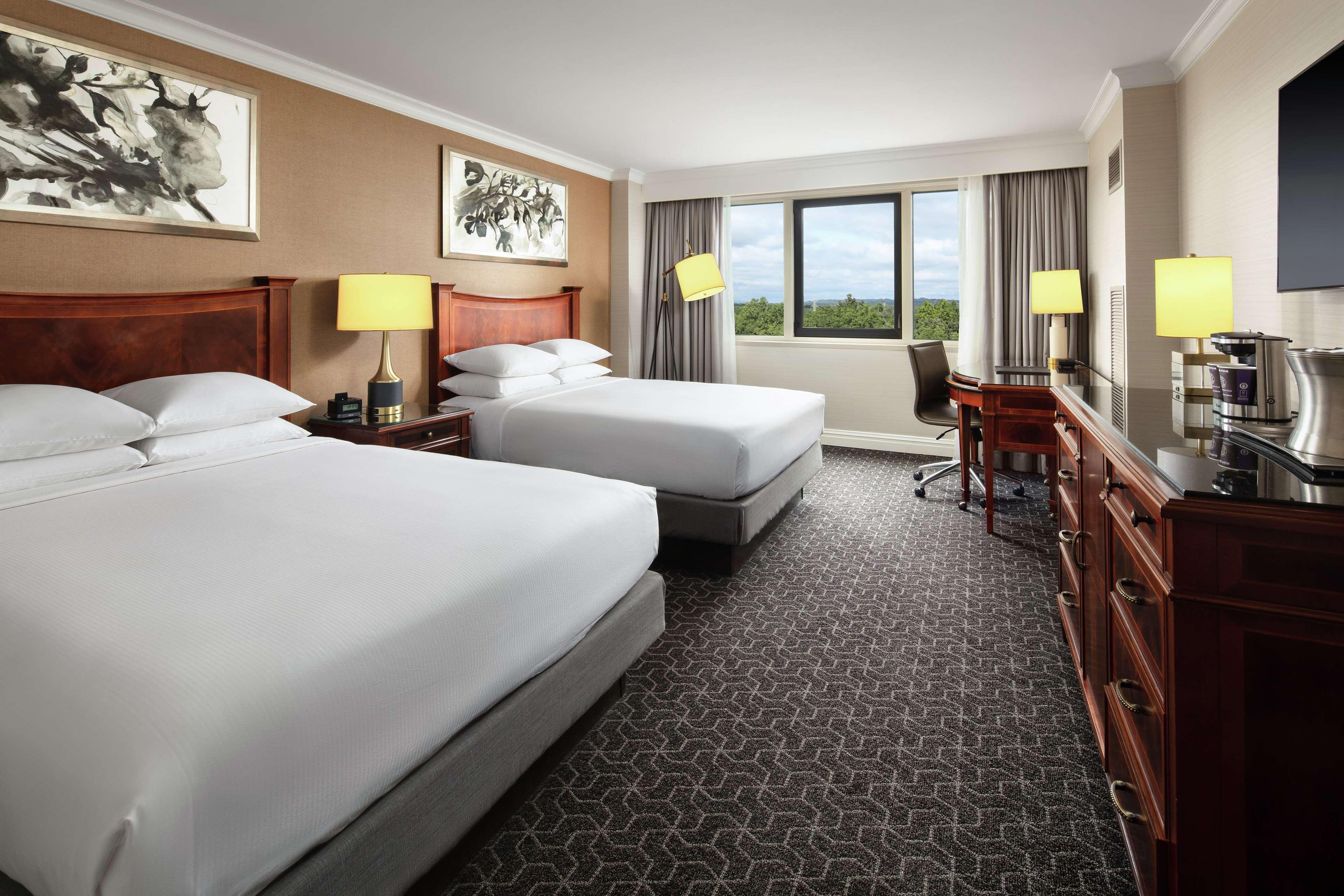 Hilton Short Hills Hotel Екстериор снимка
