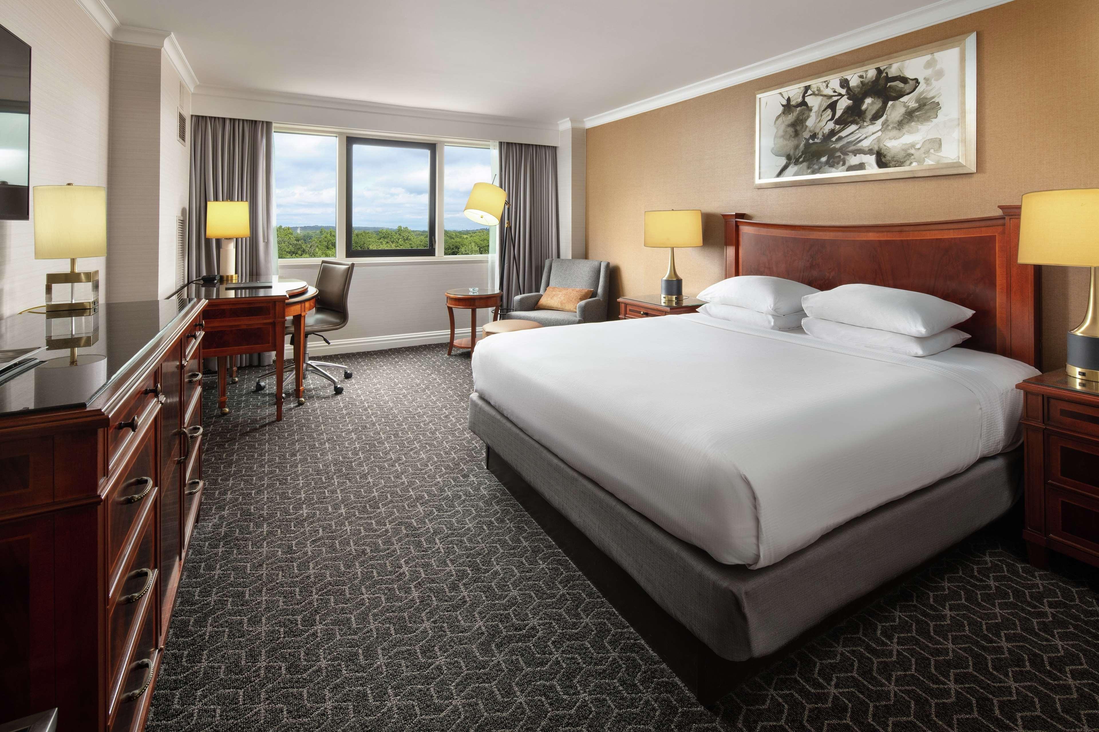 Hilton Short Hills Hotel Екстериор снимка